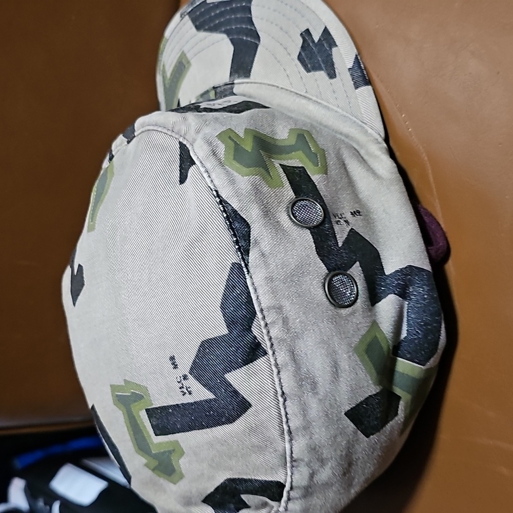 Volcom Vintage Camouflage Cap with Green Tan And Black Size Large - Picture 3 of 5